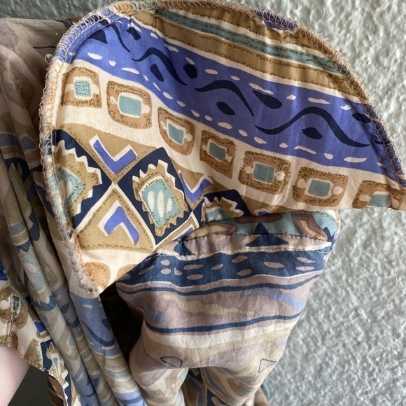 100% Silk Aztec Print Vintage Button Down Shirt with Shoulder Pads 90s Y2K Funky - Picture 4 of 4